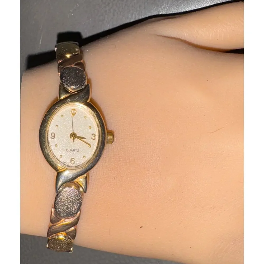 WATCH WOMEN Avon VTG 19mm Tri Color Gold Tone Oval Dial 7